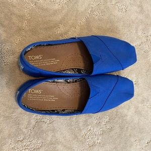 Blue Toms